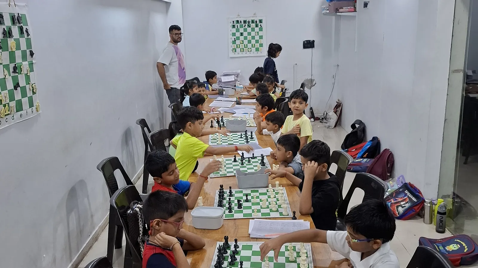 Students of every level training together in the Surat Chess Club classroom in Vesu